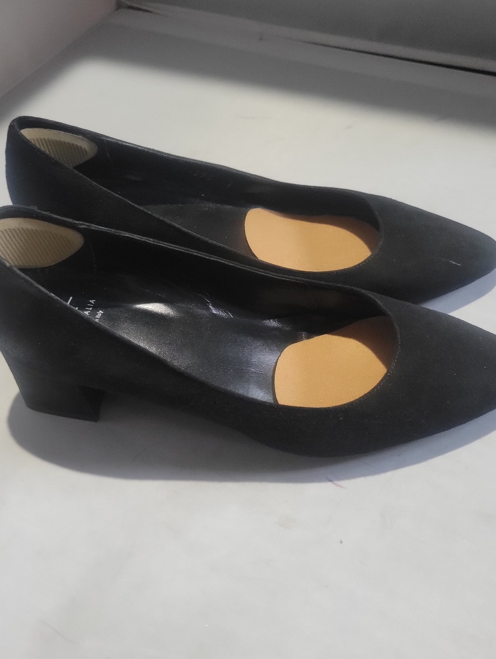 Aquatalia Women's Black Suede Low Heeled Pumps  Square Heel Size 7 Made In Italy - Picture 4 of 6